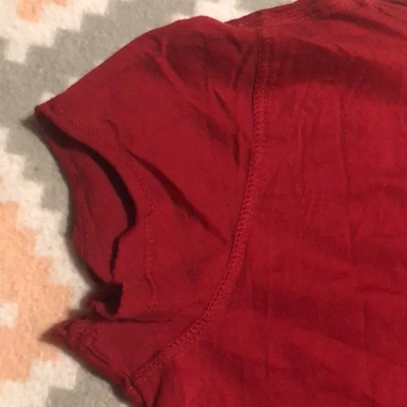 GAP Red “INSPI(RED)” Vneck Short Sleeve Top Size XS - Picture 9 of 9
